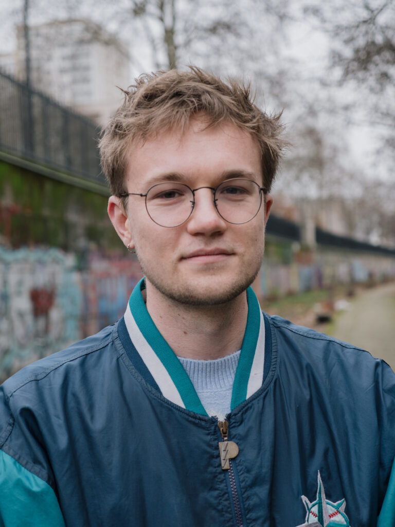 Portrait d'Alice Carliez, journaliste et vidéaste du Collectif BILIM. Crédit photo : Louan Abiven